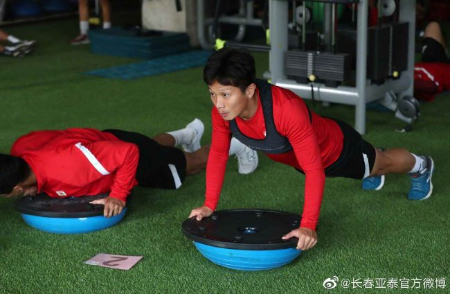 美女脱光图片